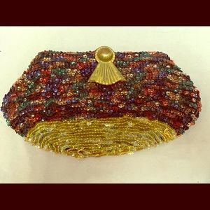 Antique Deco sequined purse with gold metal clasp